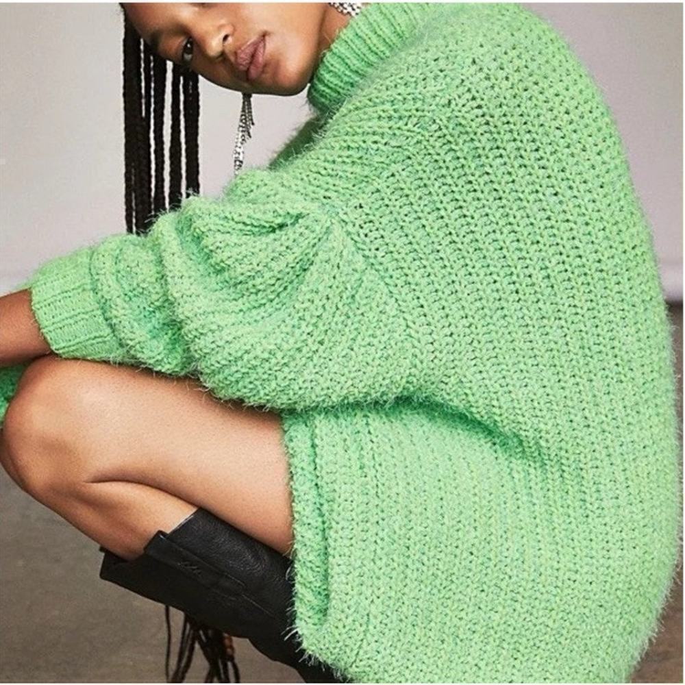 Free People Oasis Oversized Tunic Sweater Mock Neck Fuzzy Chunky Green Energy SM - Picture 11 of 11
